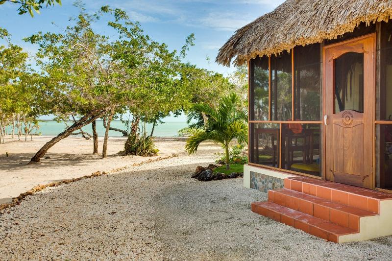 بانگلوی استاندارد, Orchid Bay Resort