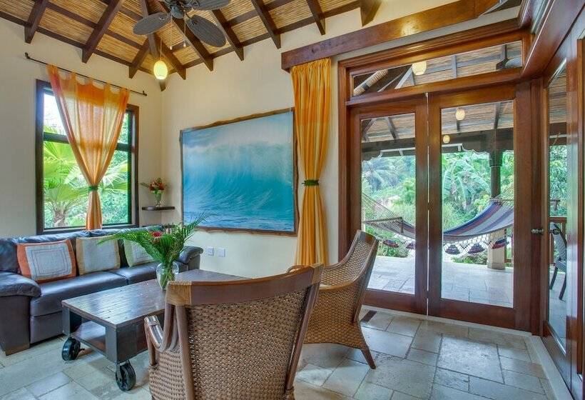 اتاق استاندارد, Sleeping Giant Rainforest Lodge