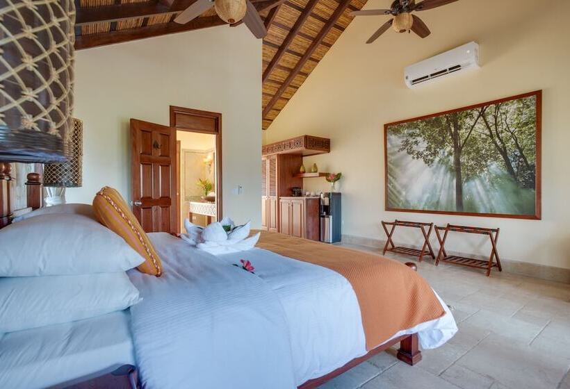 اتاق استاندارد با چشم‌انداز رودخانه, Sleeping Giant Rainforest Lodge
