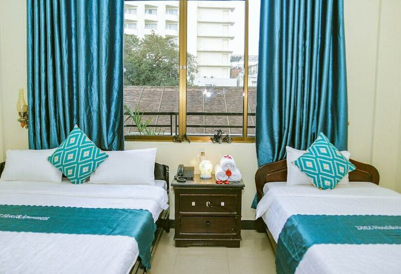 اتاق سوپریور سه تخته, Dmz Hostel