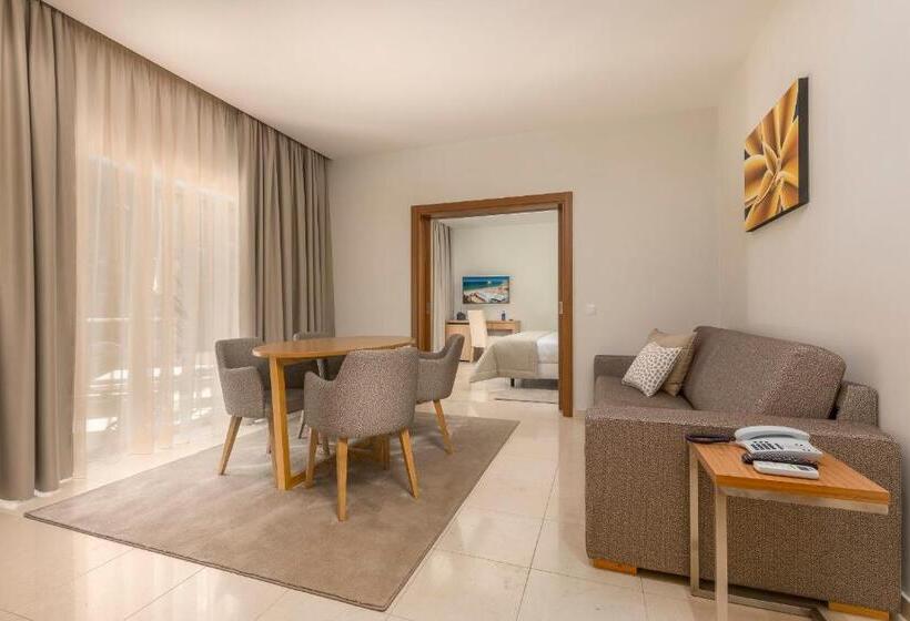 سوییت با چشم‌انداز باغ, Caneiros Luxury House & Suites