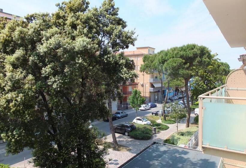 Номер Стандарт с Балконом, Nettuno