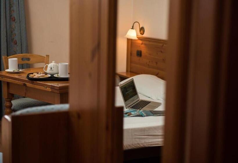 Quarto Triplo Estandar, Albergo Meublè Vecchio Scarpone