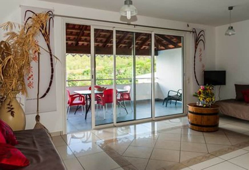 , Makare Lagoon Club