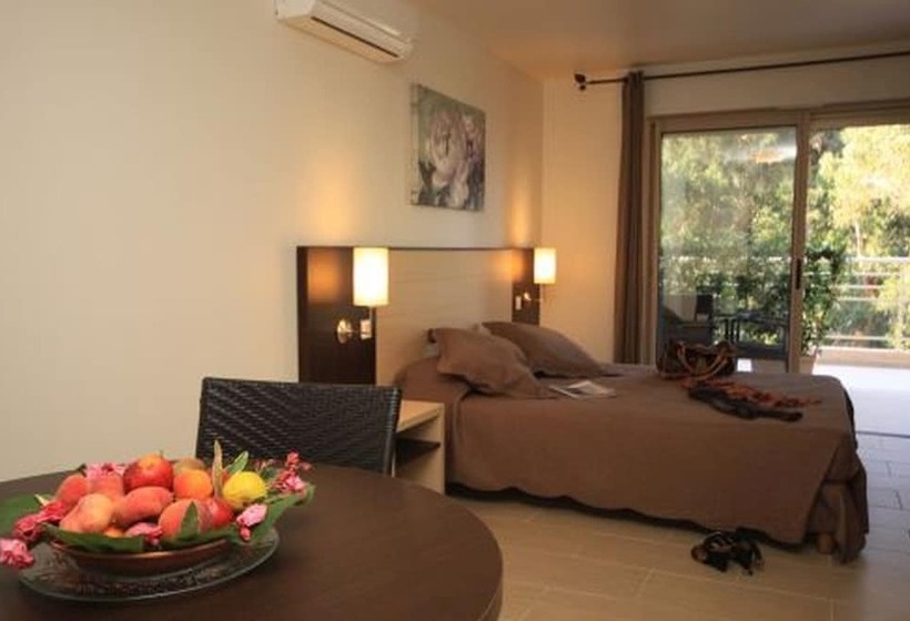 Номер Стандарт Трехместный, Hôtel Et Résidence Costa Rossa