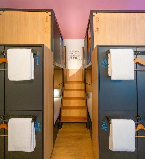 تختخواب در اتاق مشترک, Sparks Hostel