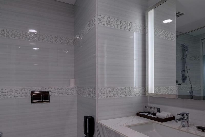 اتاق لوکس با تخت دو نفره بزرگ, Courtyard By Marriott Surat
