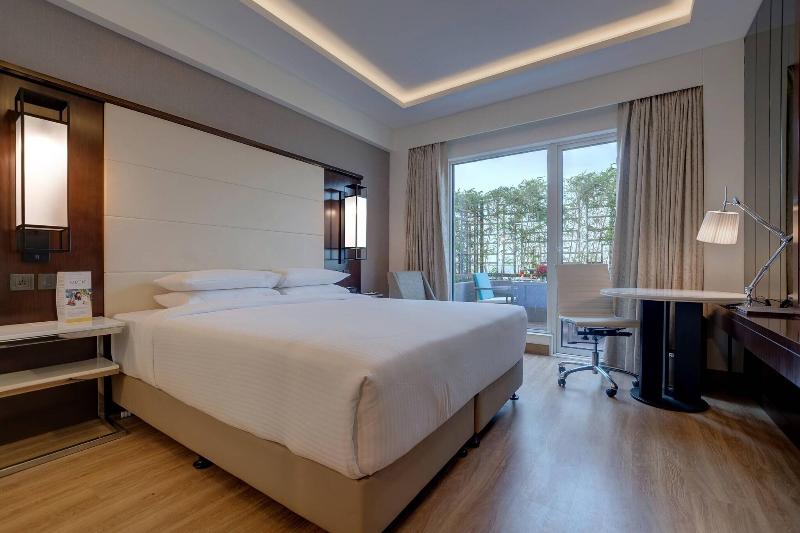 اتاق لوکس با تخت بزرگ, Courtyard By Marriott Surat
