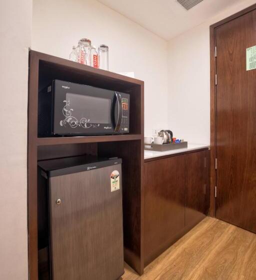 استودیوی استاندارد, Courtyard By Marriott Surat