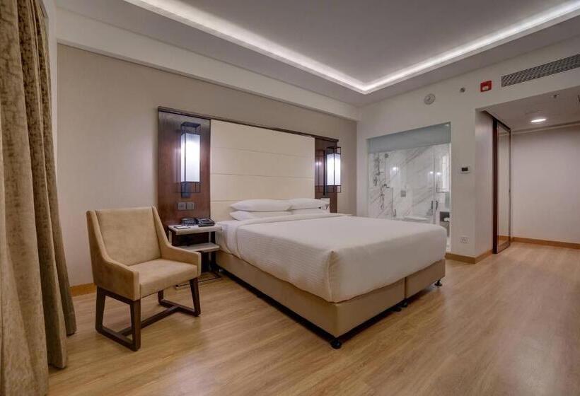 سوییت اجرایی, Courtyard By Marriott Surat