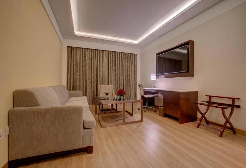 سوییت اجرایی, Courtyard By Marriott Surat