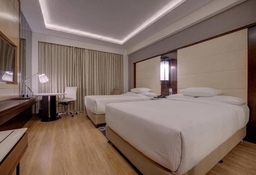 Executive Room Queen Bed, Courtyard By Marriott Surat