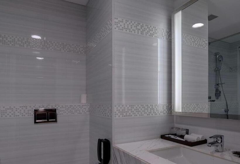 Executive Room Queen Bed, Courtyard By Marriott Surat