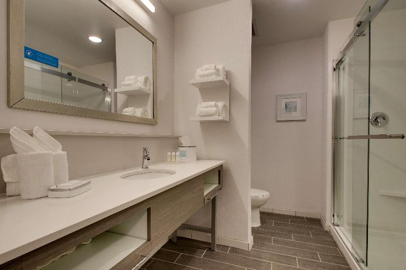 스탠다드 룸 킹사이즈 침대, Hampton Inn & Suites Knightdale Raleigh