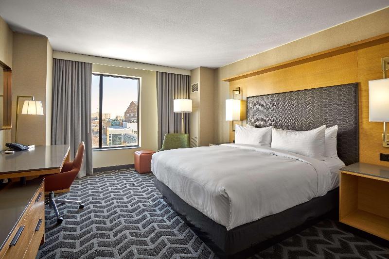 スイート, Hilton Des Moines Downtown