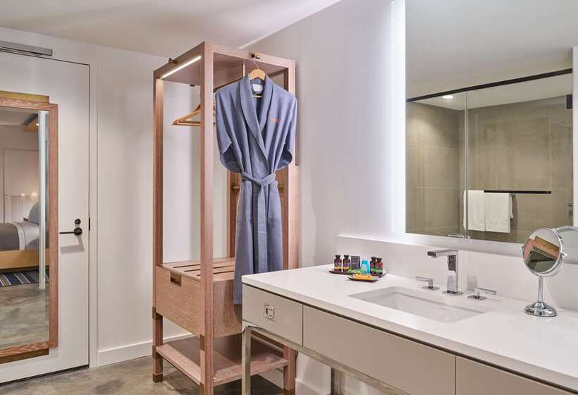 전망 스위트, Hilton Des Moines Downtown