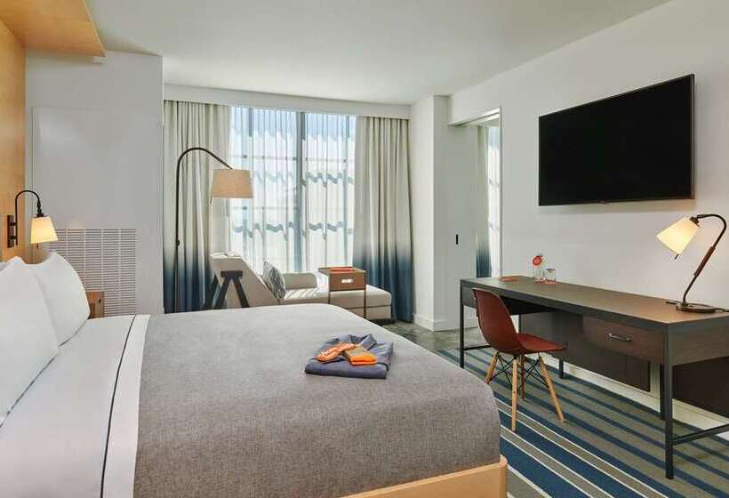 景色の見えるスイートルーム, Hilton Des Moines Downtown
