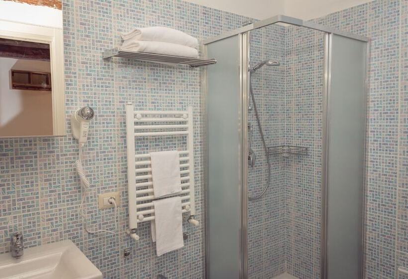 اتاق استاندارد با بالکن, La Cattedrale Bed & Breakfast