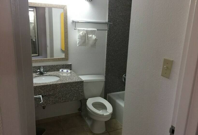 Номер Deluxe, Motel 6petersburg, Va  Fort Lee