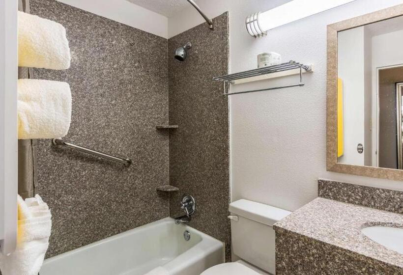 Номер Deluxe, Motel 6petersburg, Va  Fort Lee