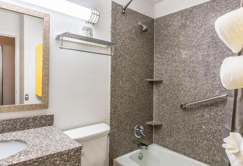 Стандартный Номер Кровать Кинг, Motel 6petersburg, Va  Fort Lee