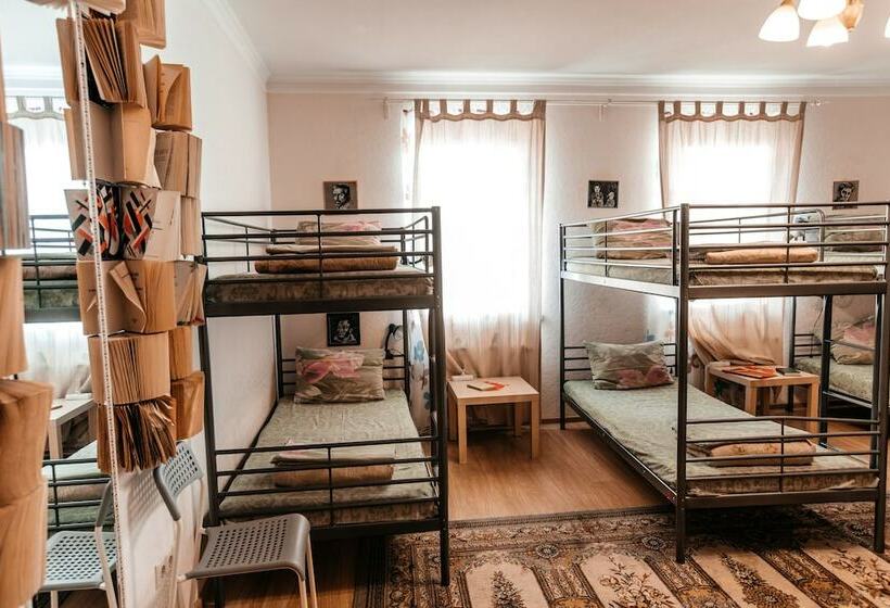 带共用浴室的标准房间, Samovar Hostel