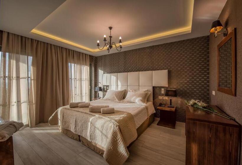 Президентский Люкс, Elegance Luxury Executive Suites  Adults Only