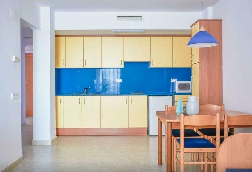 آپارتمان خانوادگی, Beatrix 2000 - Caliu Apartments