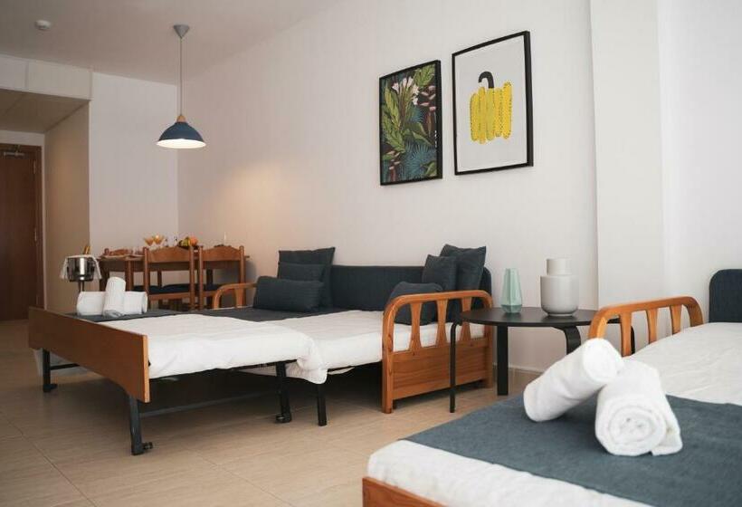 آپارتمان خانوادگی, Beatrix 2000 - Caliu Apartments