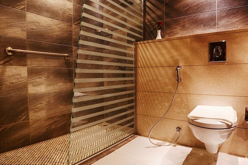 اتاق لوکس با تخت بزرگ, Rose Park Hotel   Al Barsha, Opposite Metro Station