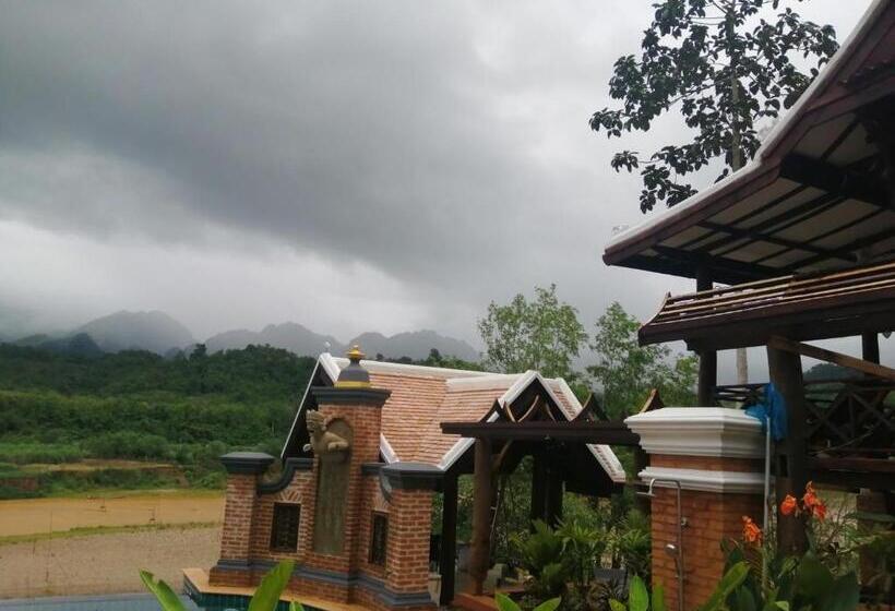 디럭스 방갈로, Chateau Orientale Resort