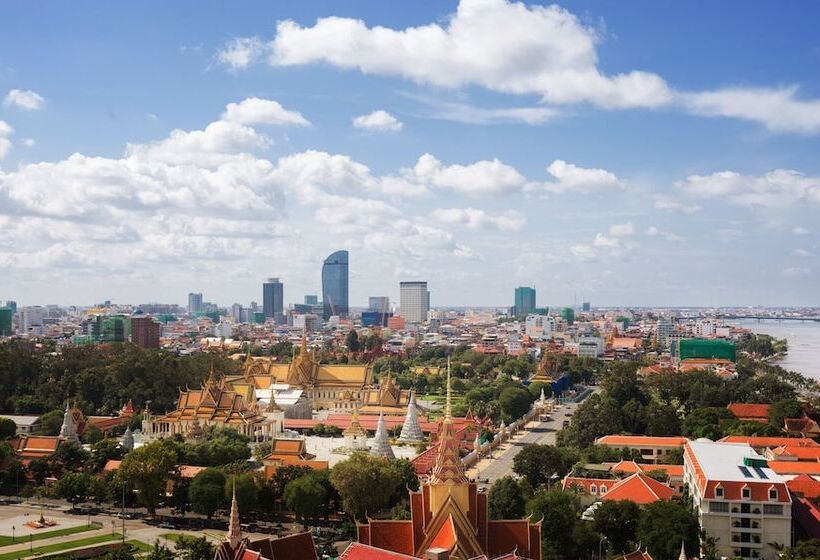 Люкс Real 2 Спальни, Emion Phnom Penh