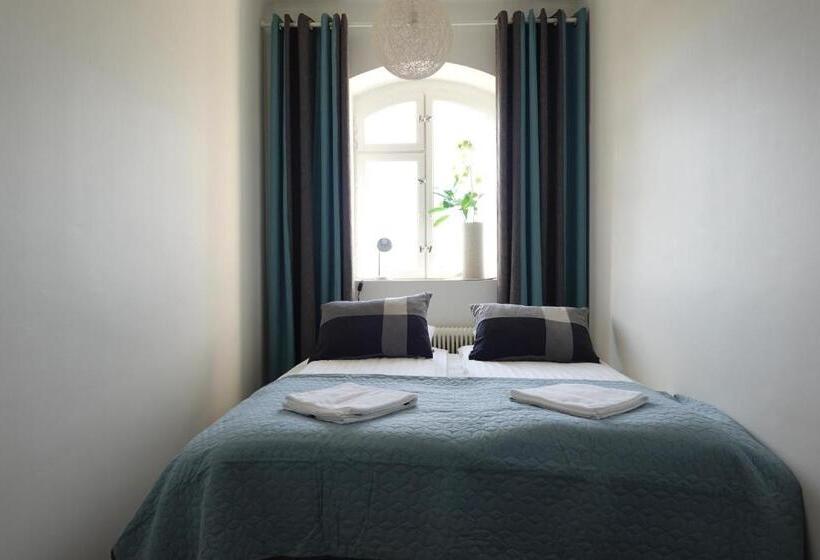 اتاق استاندارد با سرویس بهداشتی مشترک, Waterside Mariestad