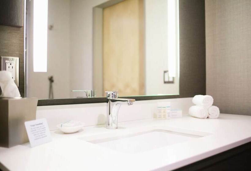 ダブルベッドスタンダードルーム, Hilton Garden Inn Fredericton
