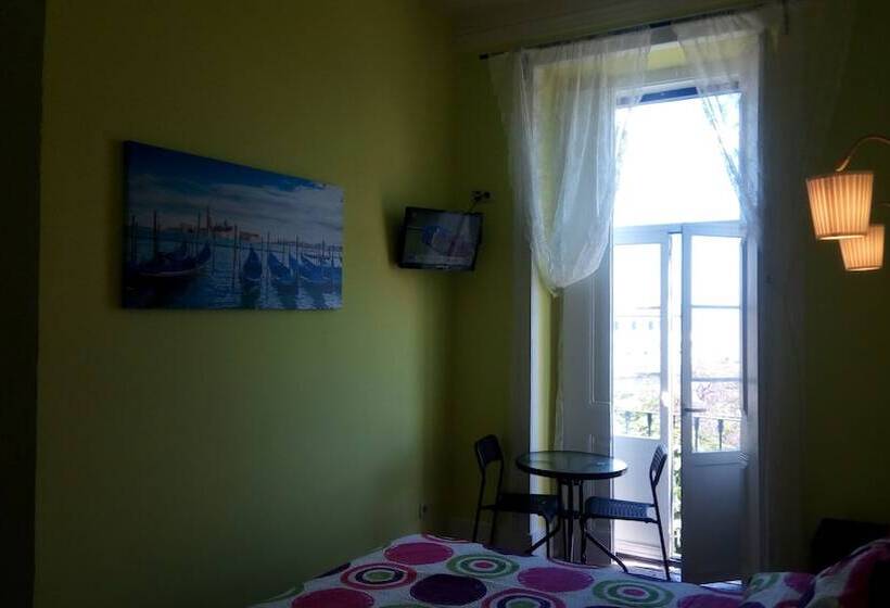 اتاق استاندارد, Cenario Catita Hostel