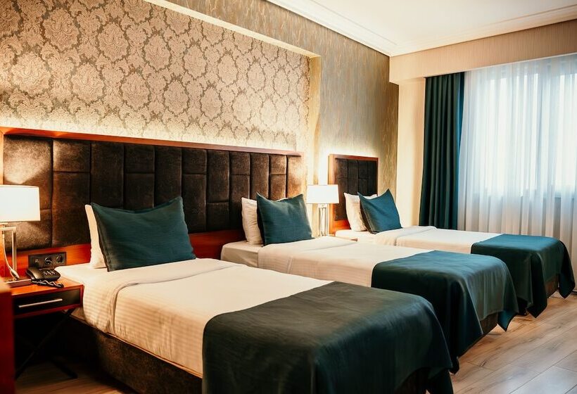 Quarto Triplo Deluxe, Grand Vaves