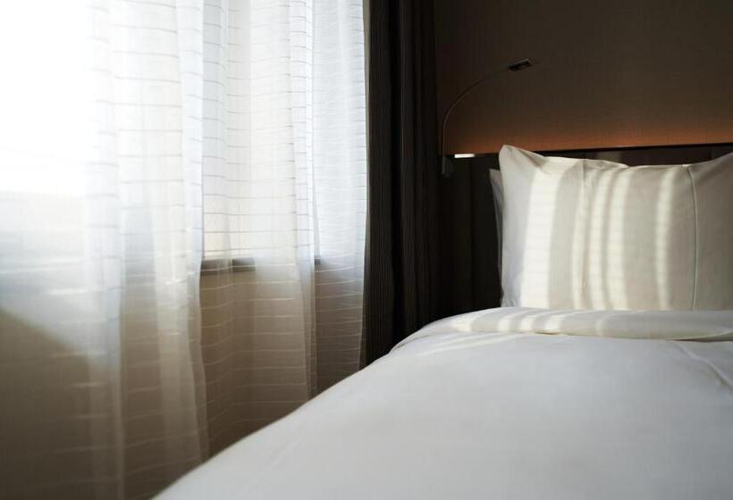Номер Superior Вид на Город, Holiday Inn & Suites Shin Osaka, An Ihg