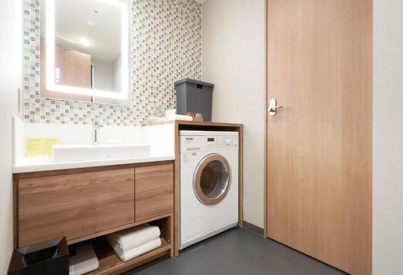 Люкс Вид на Город, Holiday Inn & Suites Shin Osaka, An Ihg