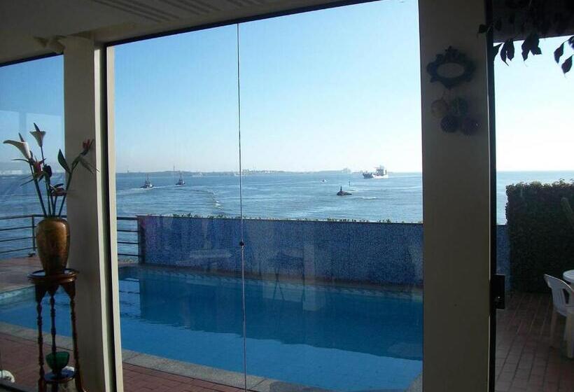 اتاق لوکس, Hospedagem Sol E Mar