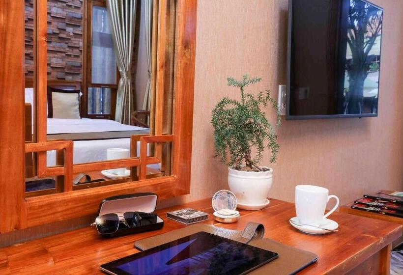 اتاق لوکس با تخت بزرگ, Golden Topaz Phu Quoc Resort