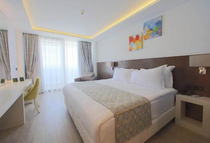חדר דלוקס נוף לים, The Nowness Luxury Hotel & Spa