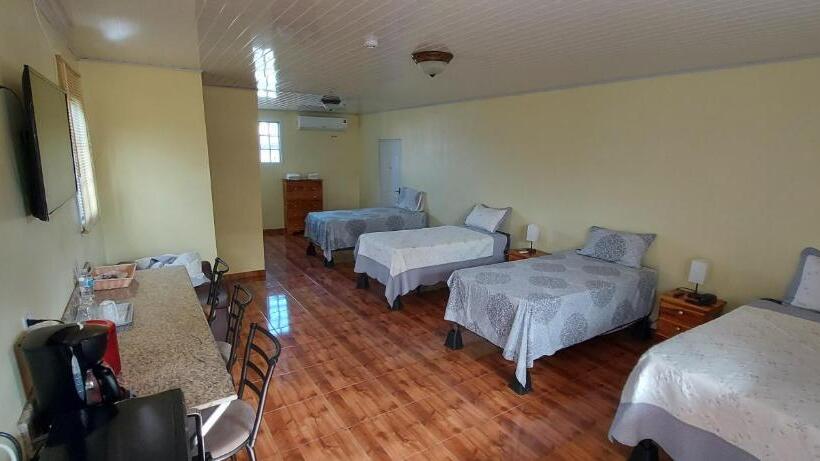 Четырехместный Номер Стандарт, B&d Lodgings