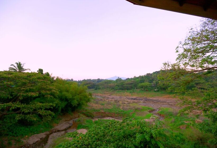 اتاق لوکس سه تخته, Mahaweli Spring