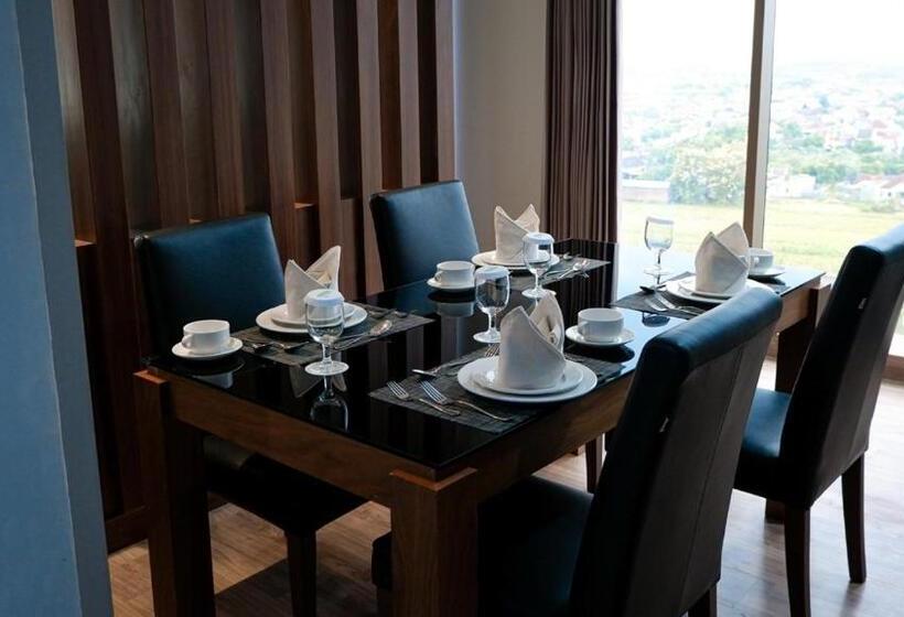 Люкс Кровать Кинг, Ayola Sunrise Mojokerto