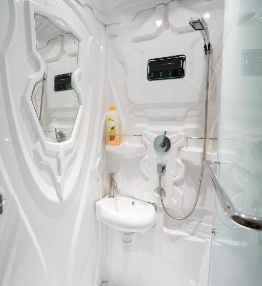 豪华单人间, Seaview Capsule