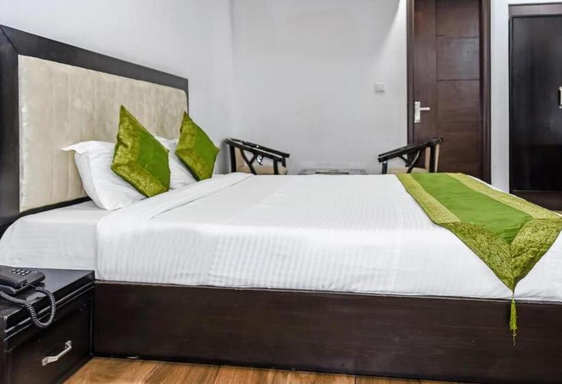 Номер Deluxe, Treebo Red Petal Jalandhar