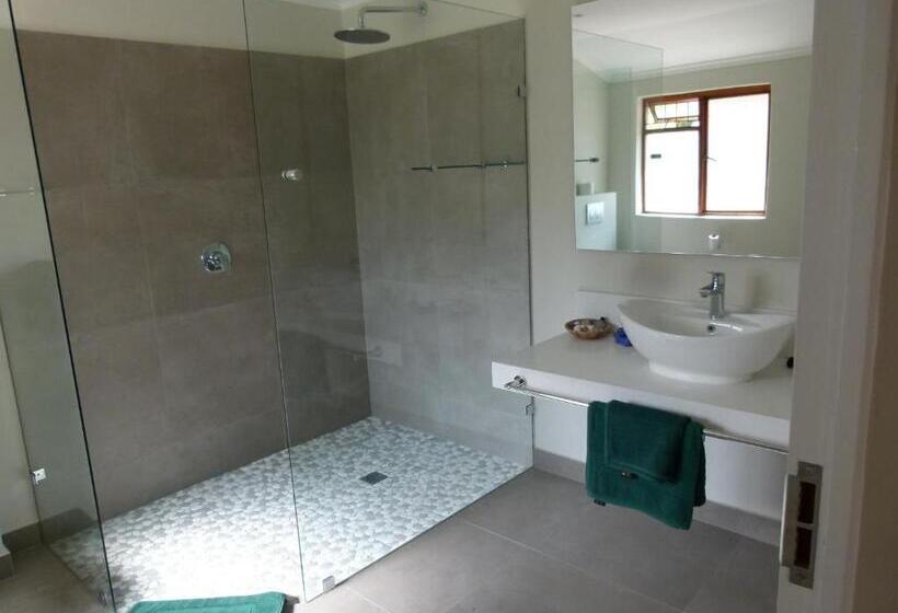 اتاق استاندارد, Fish Eagle Lodge