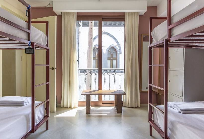 Кровать в Общей Комнате, Socialtel Baños   Formerly Selina Baños