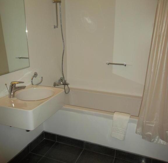 اتاق استاندارد سه نفره, Azores Youth Hostels Santa Maria