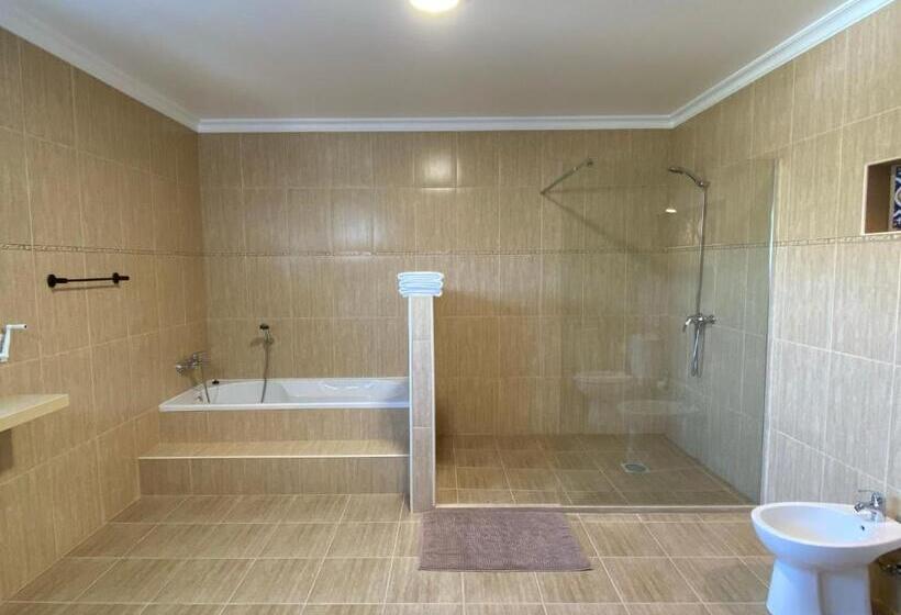 اتاق لوکس سه تخته, Casa Carvalhal   Adults Only